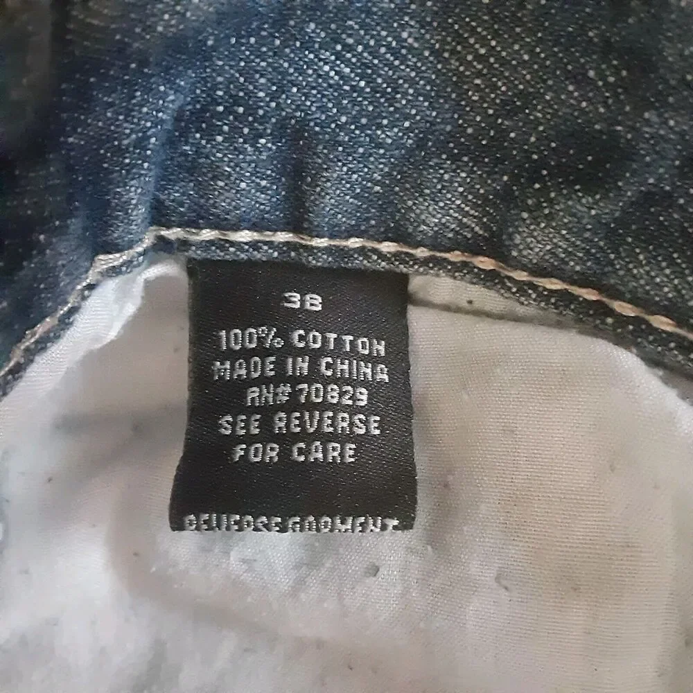Carbon Black distressed has
